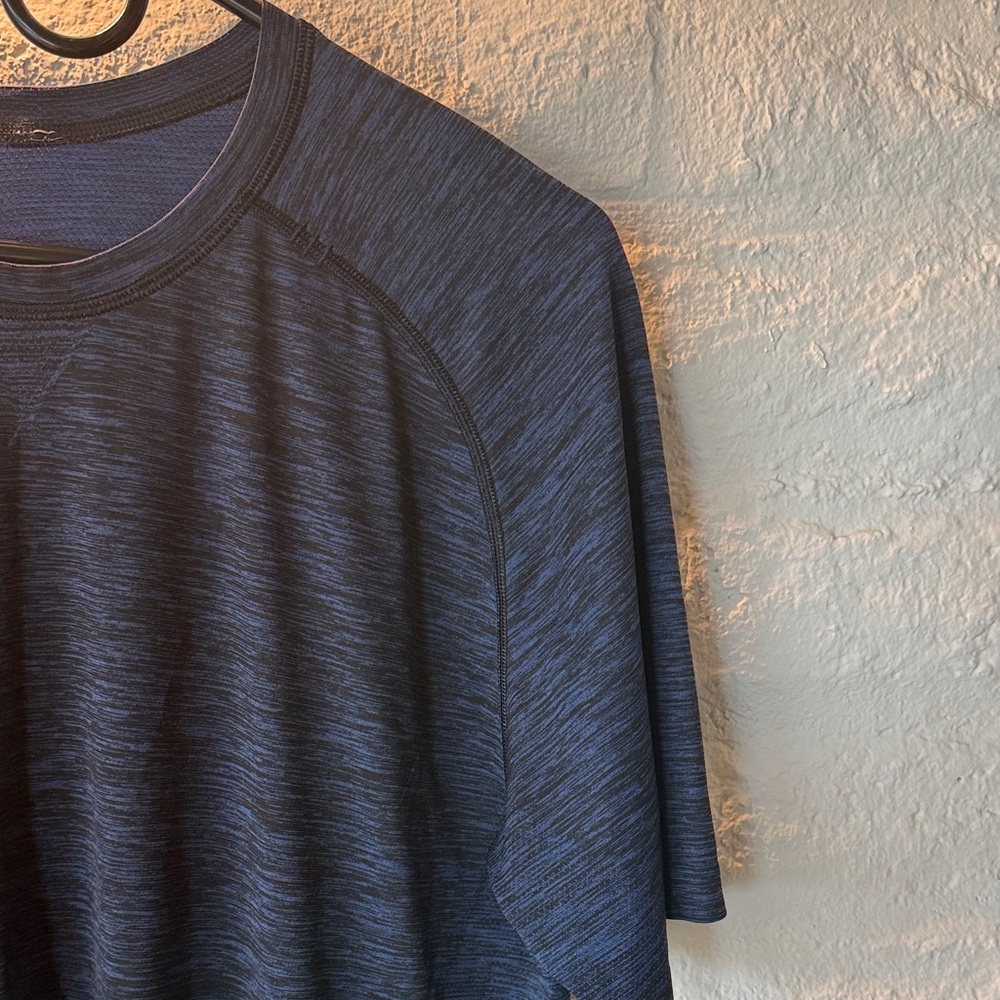 XL Lululemon Navy Blue Men's Short Sleeve Tee - Picture 2 of 5